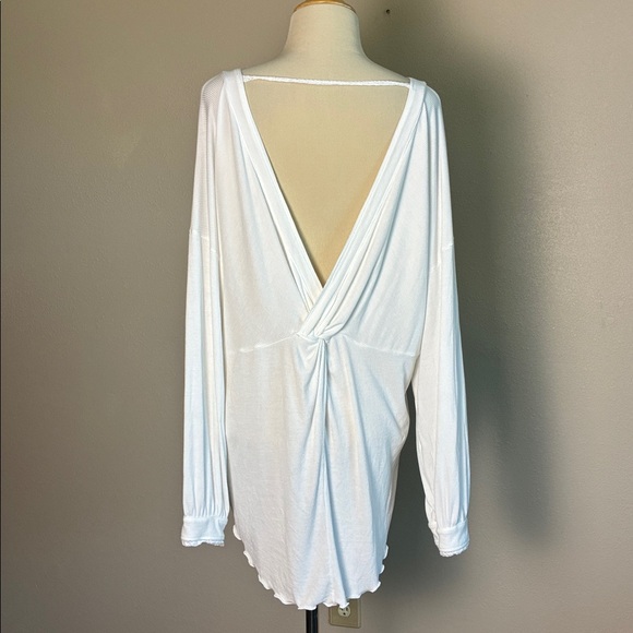 FREE PEOPLE Medium Ivory Shimmy Shake Top Deep V-Back Boho Oversized Casual - Picture 7 of 14